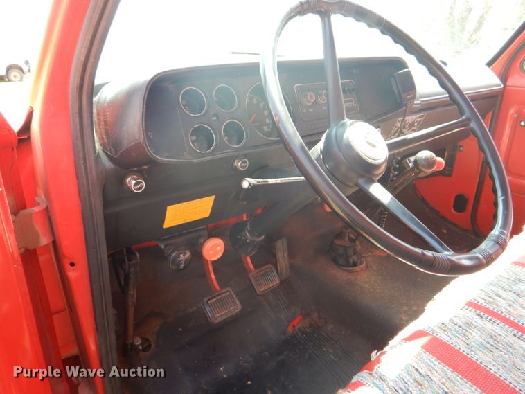 image for item FY9709 1975 Dodge D600 grain truck