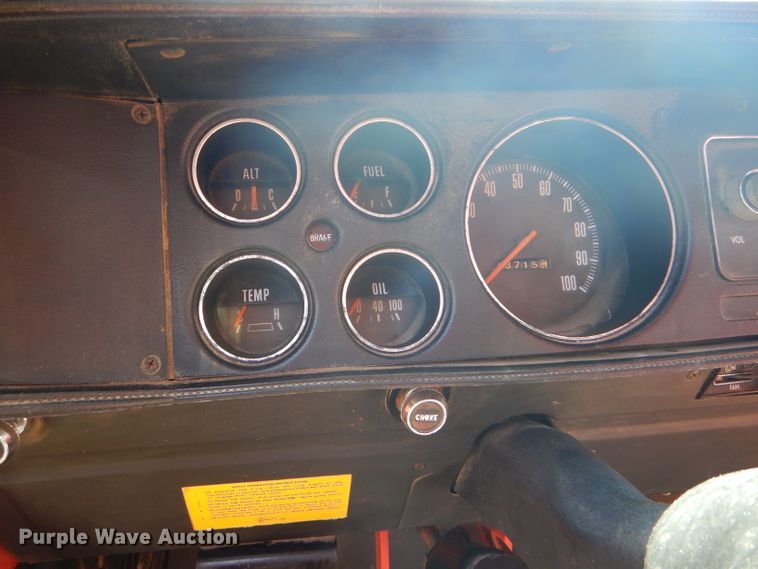 image for item FY9709 1975 Dodge D600 grain truck