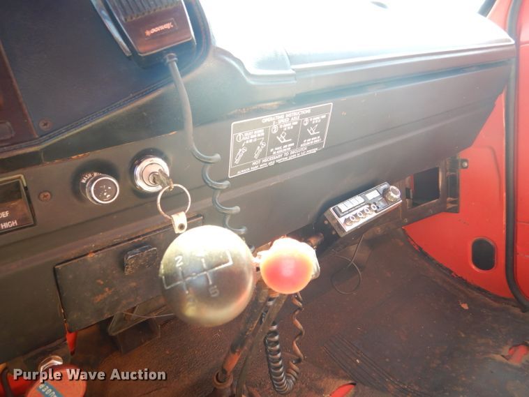 image for item FY9709 1975 Dodge D600 grain truck