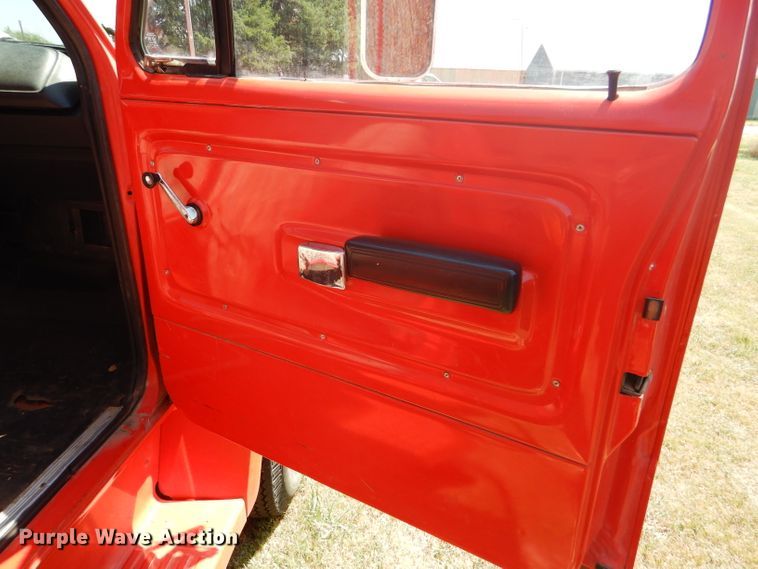 image for item FY9709 1975 Dodge D600 grain truck