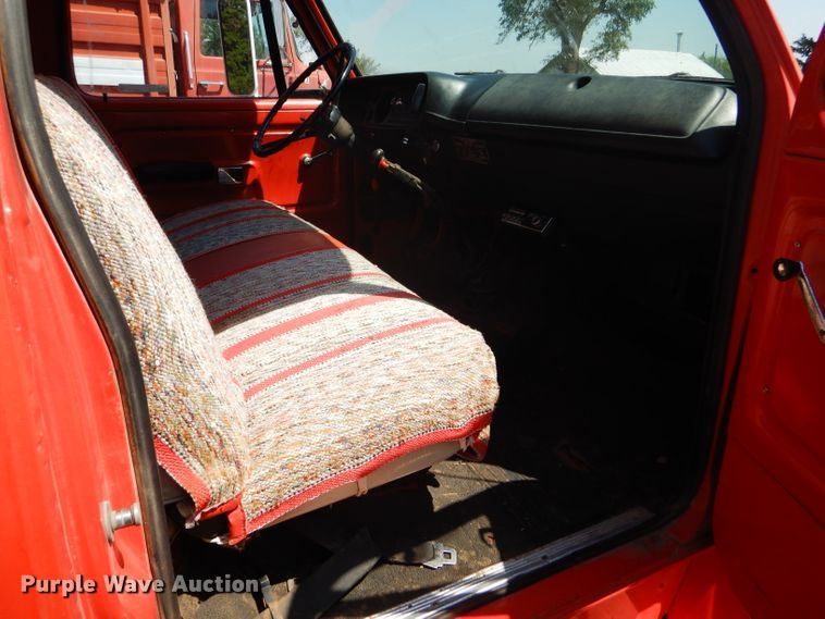 image for item FY9709 1975 Dodge D600 grain truck