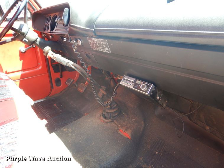 image for item FY9709 1975 Dodge D600 grain truck