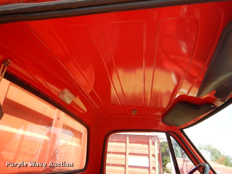 image for item FY9709 1975 Dodge D600 grain truck