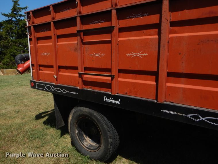 image for item FY9709 1975 Dodge D600 grain truck