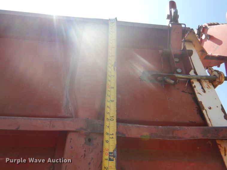 image for item FY9709 1975 Dodge D600 grain truck