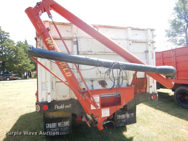 image for item FY9709 1975 Dodge D600 grain truck