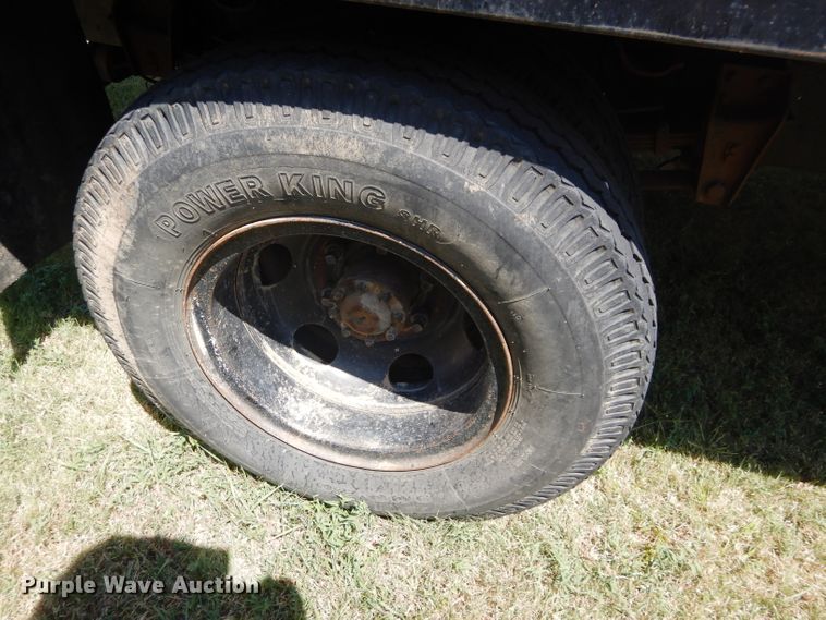 image for item FY9709 1975 Dodge D600 grain truck