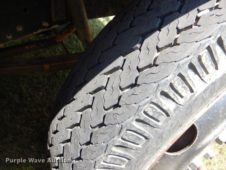 image for item FY9709 1975 Dodge D600 grain truck