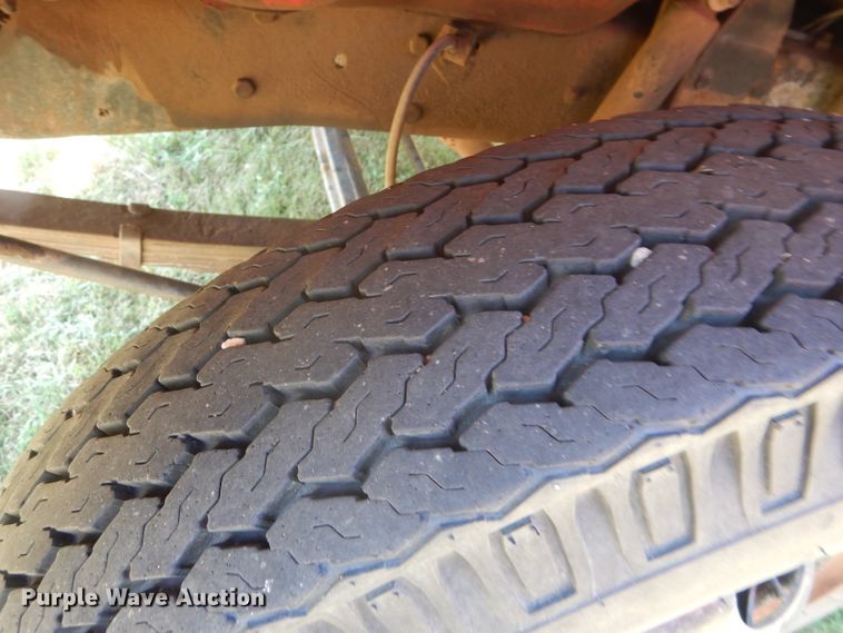 image for item FY9709 1975 Dodge D600 grain truck