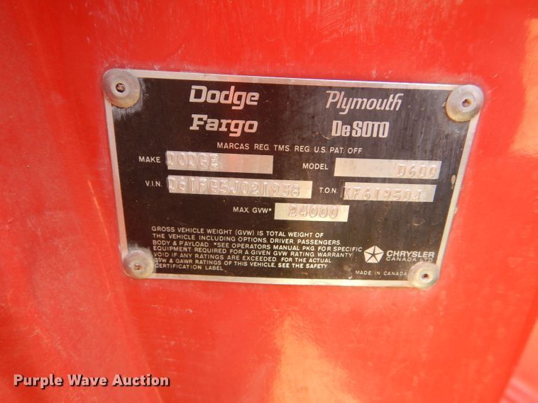 image for item FY9709 1975 Dodge D600 grain truck