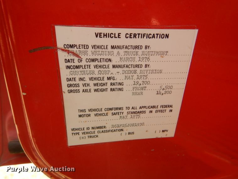image for item FY9709 1975 Dodge D600 grain truck