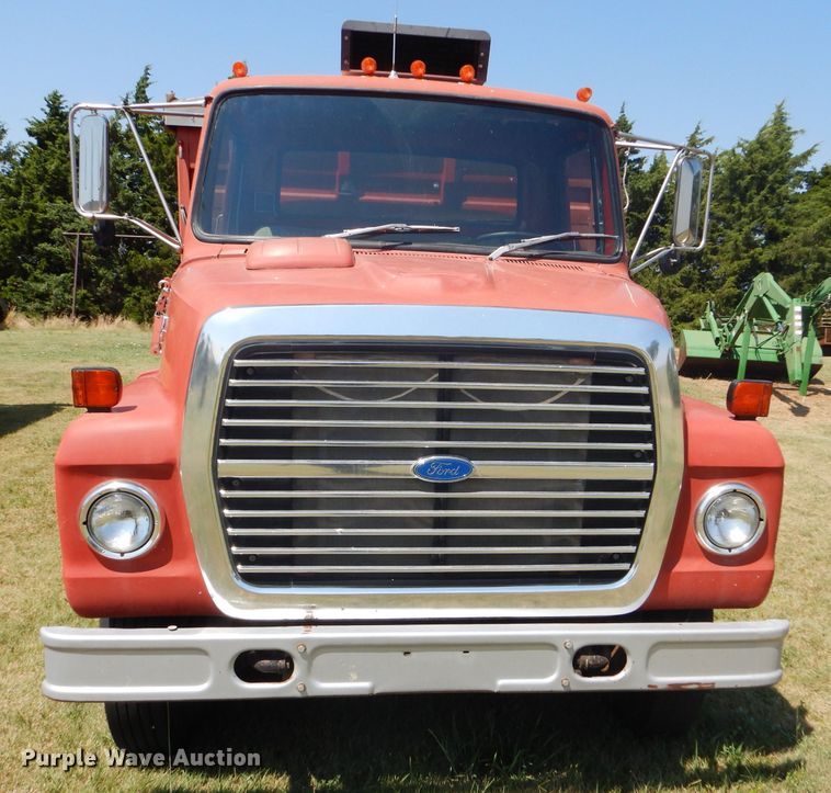 image for item FY9710 1977 Ford 7000 grain truck