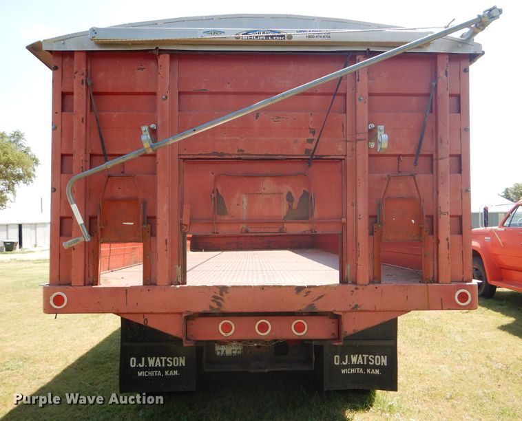 image for item FY9710 1977 Ford 7000 grain truck