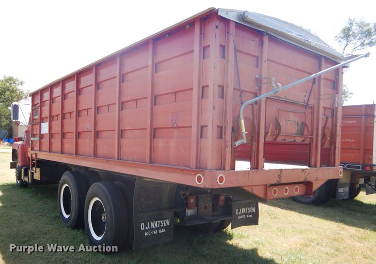 image for item FY9710 1977 Ford 7000 grain truck