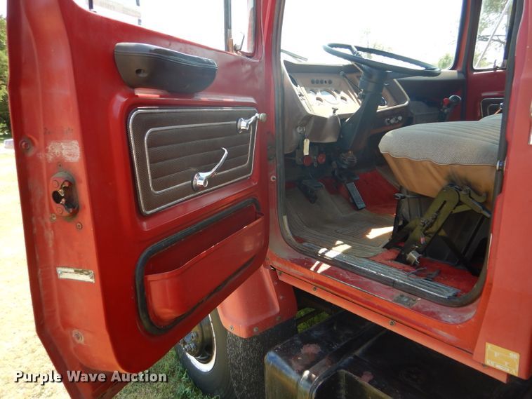 image for item FY9710 1977 Ford 7000 grain truck