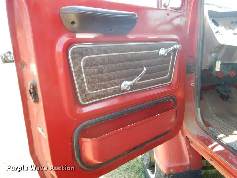 image for item FY9710 1977 Ford 7000 grain truck