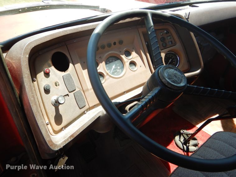 image for item FY9710 1977 Ford 7000 grain truck