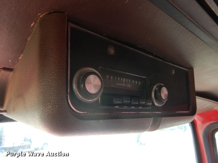 image for item FY9710 1977 Ford 7000 grain truck