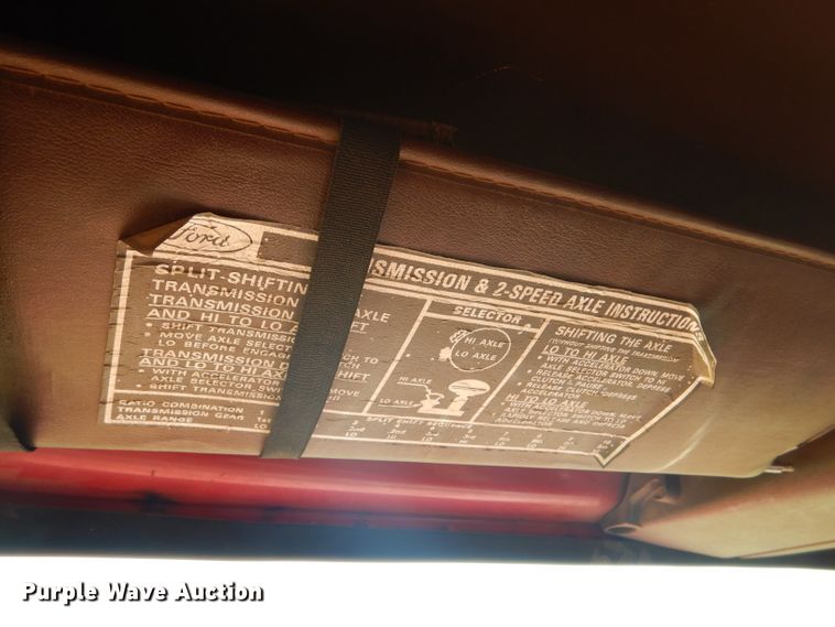 image for item FY9710 1977 Ford 7000 grain truck