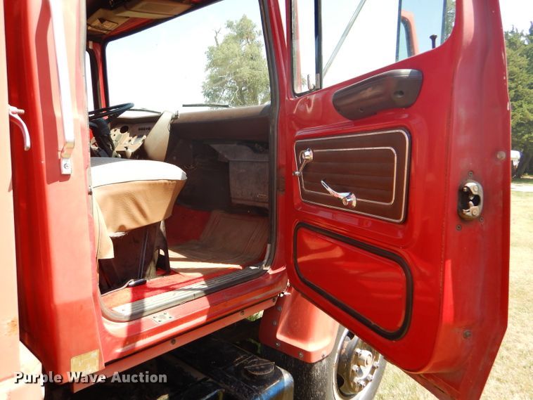 image for item FY9710 1977 Ford 7000 grain truck