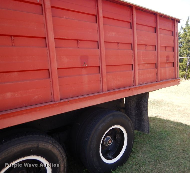 image for item FY9710 1977 Ford 7000 grain truck