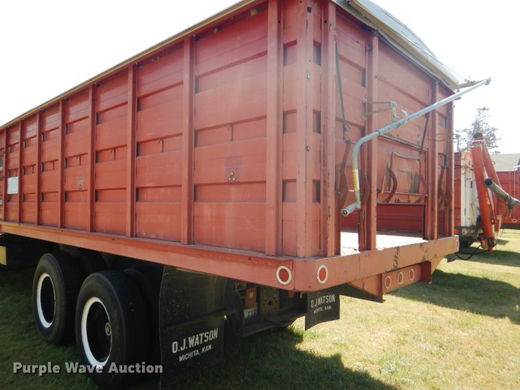 image for item FY9710 1977 Ford 7000 grain truck