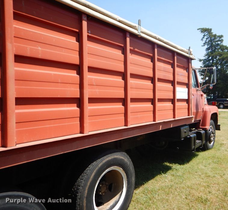 image for item FY9710 1977 Ford 7000 grain truck