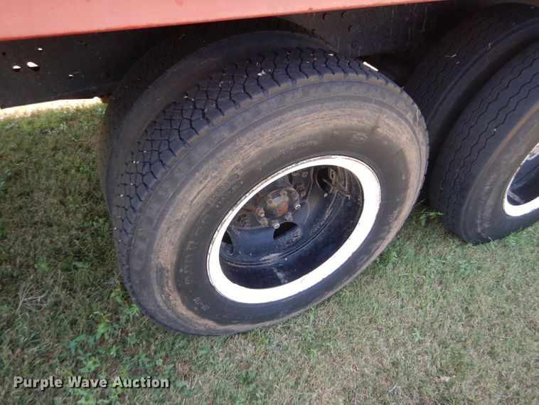 image for item FY9710 1977 Ford 7000 grain truck