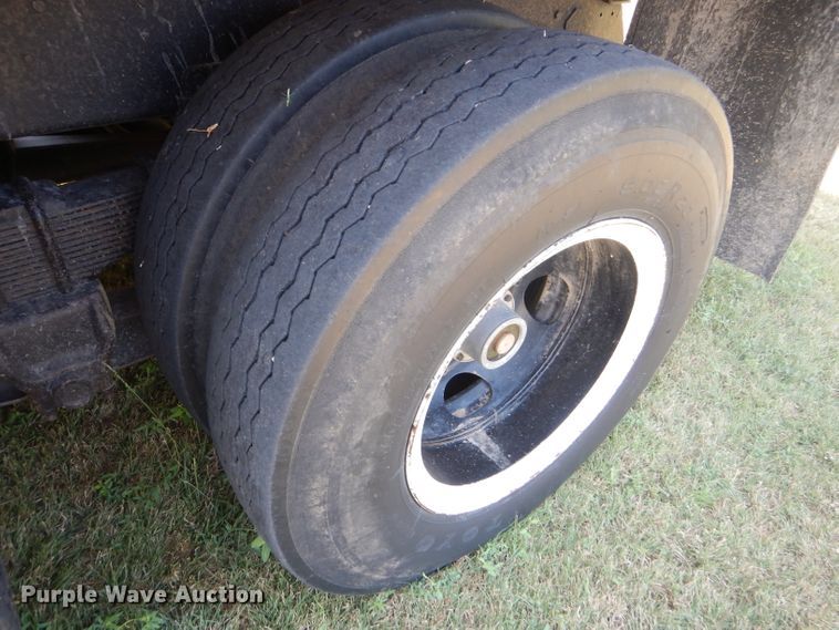 image for item FY9710 1977 Ford 7000 grain truck