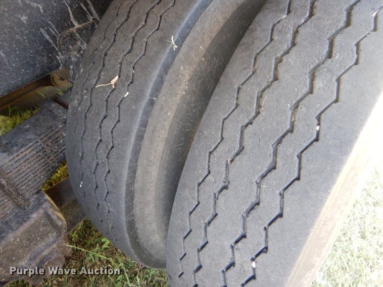 image for item FY9710 1977 Ford 7000 grain truck