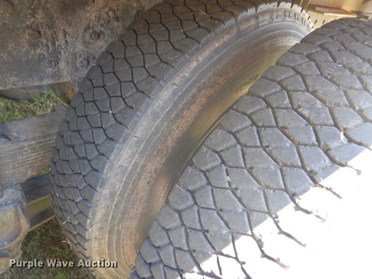 image for item FY9710 1977 Ford 7000 grain truck