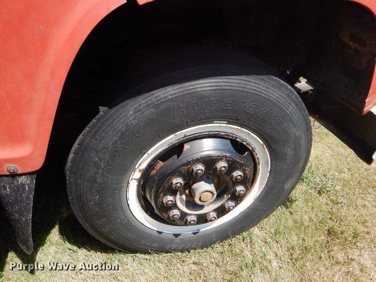 image for item FY9710 1977 Ford 7000 grain truck