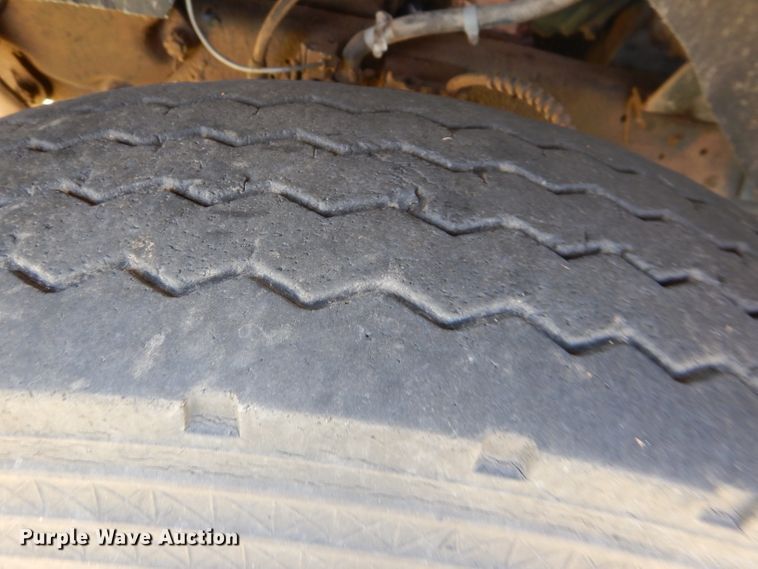 image for item FY9710 1977 Ford 7000 grain truck