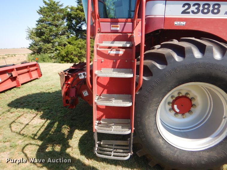 image for item FY9712 2000 Case IH 2388 combine