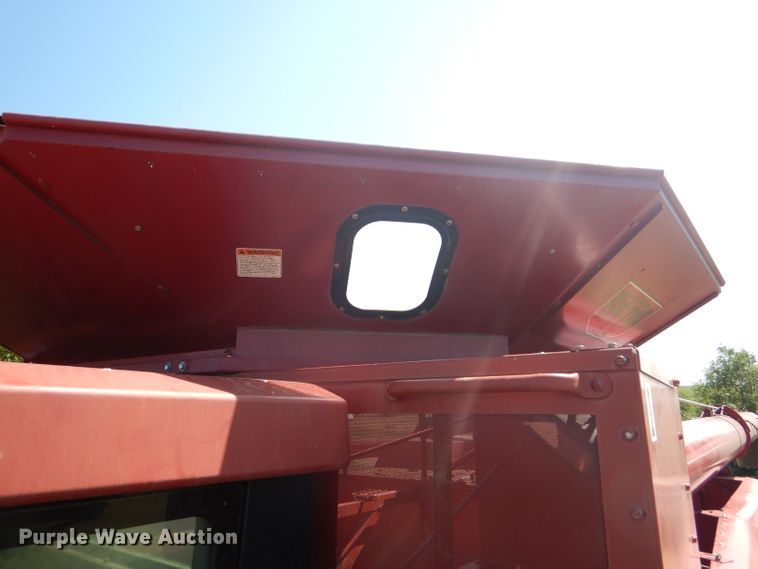 image for item FY9712 2000 Case IH 2388 combine