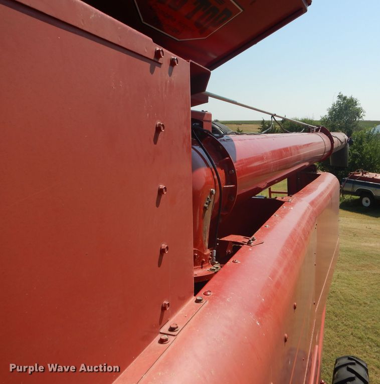 image for item FY9712 2000 Case IH 2388 combine