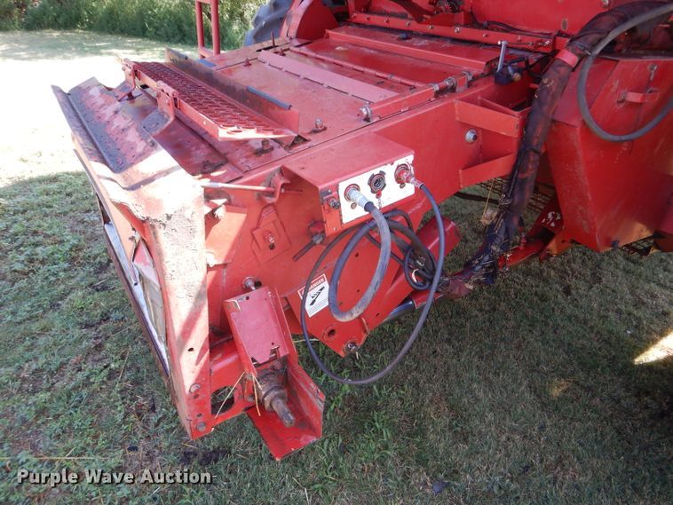 image for item FY9712 2000 Case IH 2388 combine