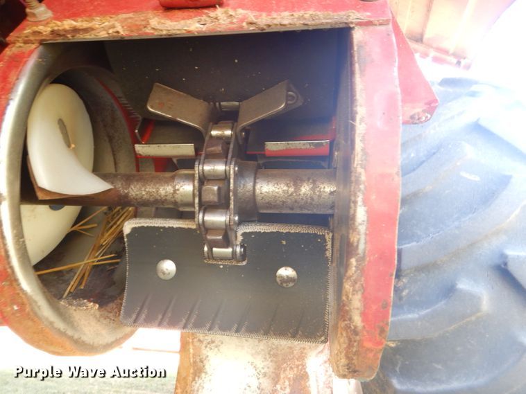 image for item FY9712 2000 Case IH 2388 combine