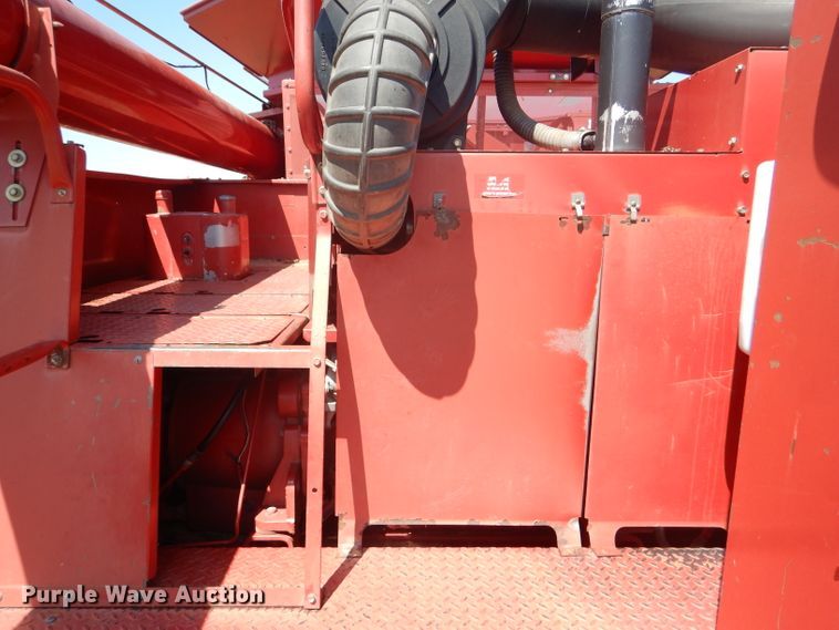 image for item FY9712 2000 Case IH 2388 combine