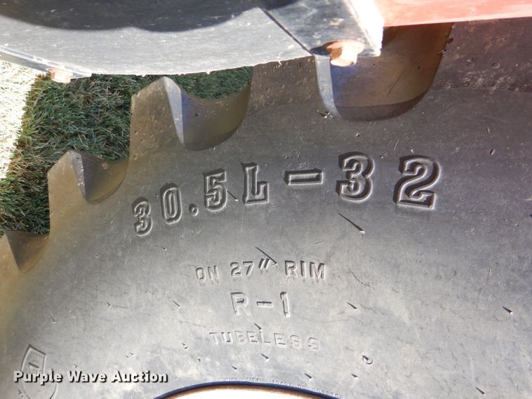 image for item FY9712 2000 Case IH 2388 combine