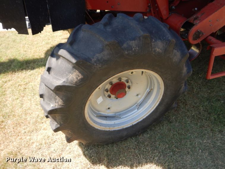 image for item FY9712 2000 Case IH 2388 combine