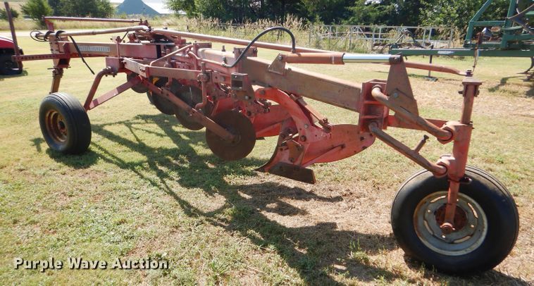 image for item FY9715 Massey-Ferguson MF880 five bottom plow