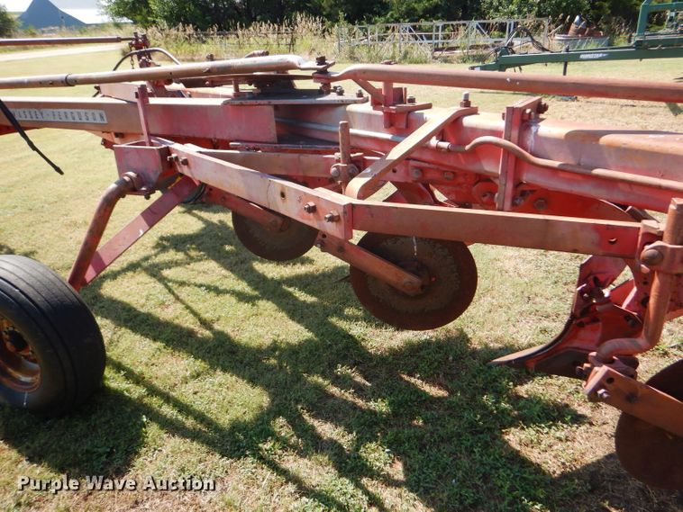 image for item FY9715 Massey-Ferguson MF880 five bottom plow