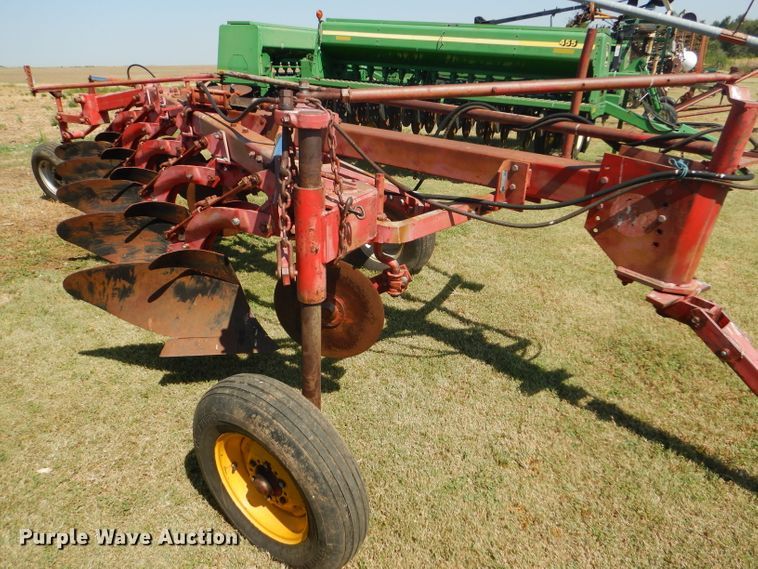 image for item FY9715 Massey-Ferguson MF880 five bottom plow