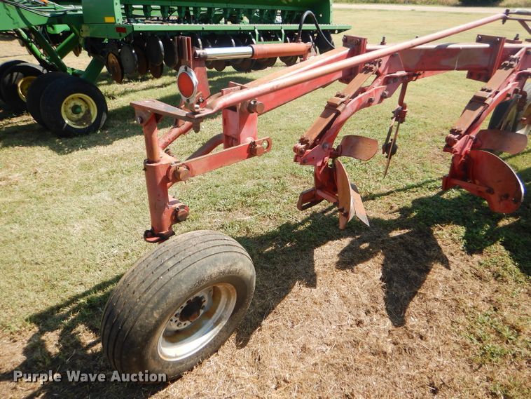 image for item FY9715 Massey-Ferguson MF880 five bottom plow