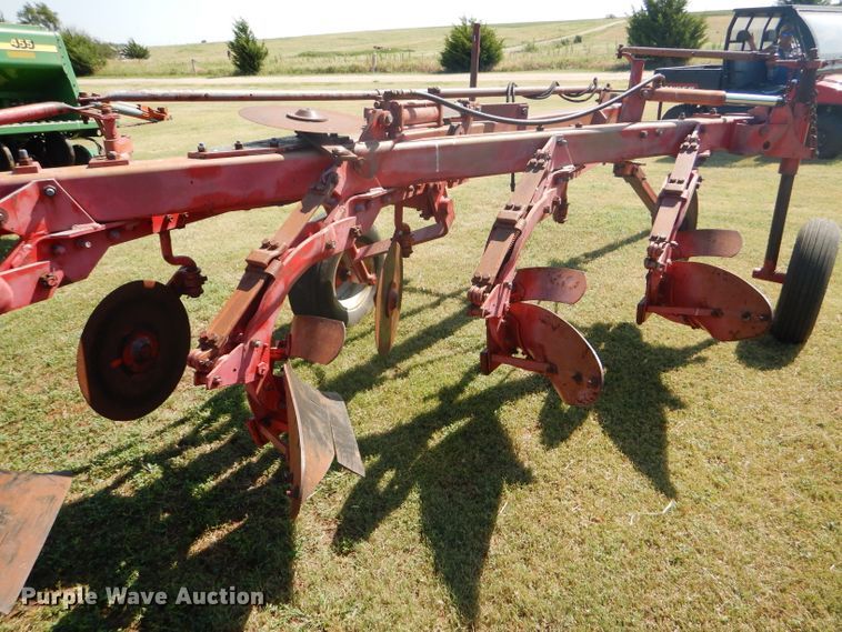image for item FY9715 Massey-Ferguson MF880 five bottom plow