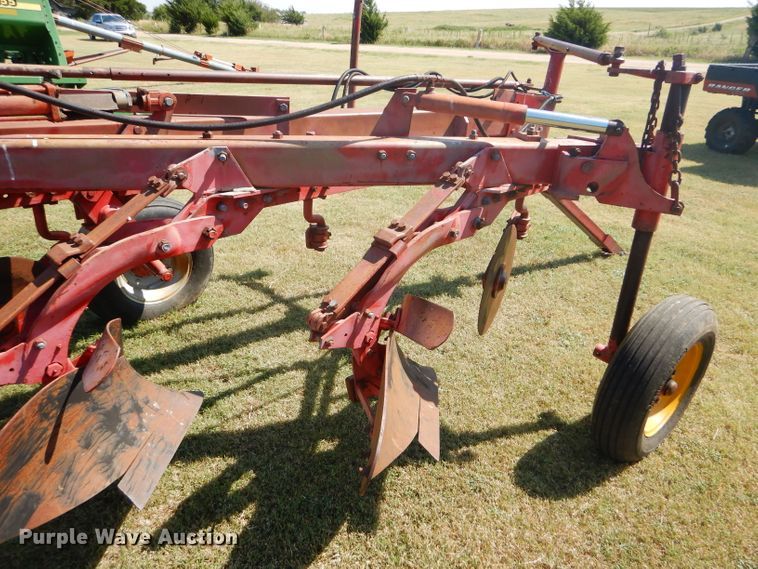 image for item FY9715 Massey-Ferguson MF880 five bottom plow