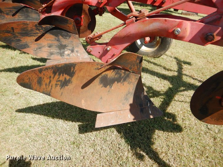 image for item FY9715 Massey-Ferguson MF880 five bottom plow