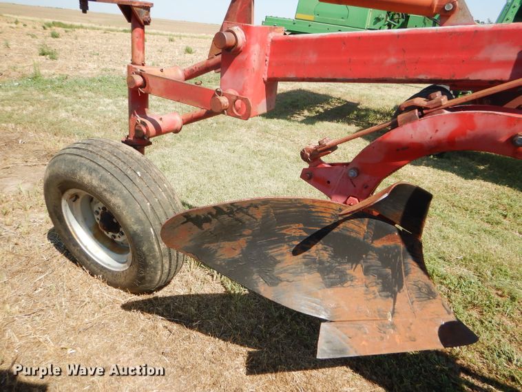 image for item FY9715 Massey-Ferguson MF880 five bottom plow