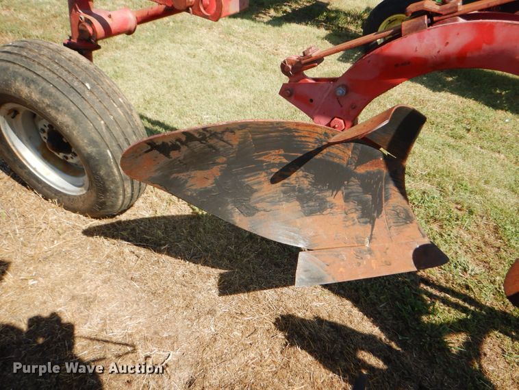 image for item FY9715 Massey-Ferguson MF880 five bottom plow